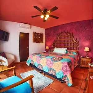 https://casa-alfareros.guadalajarahotels.info